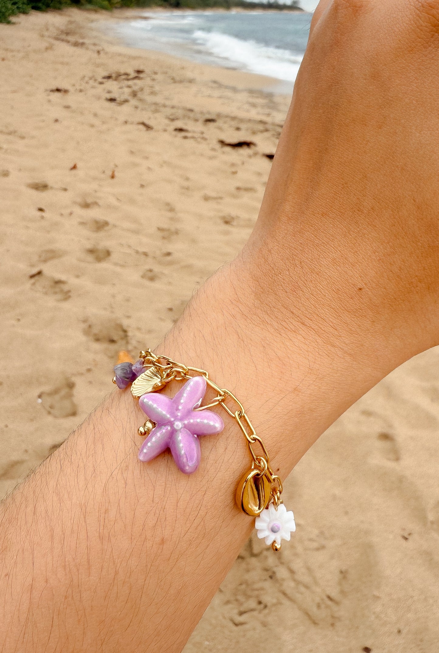 Pulsera clips con charms violetas