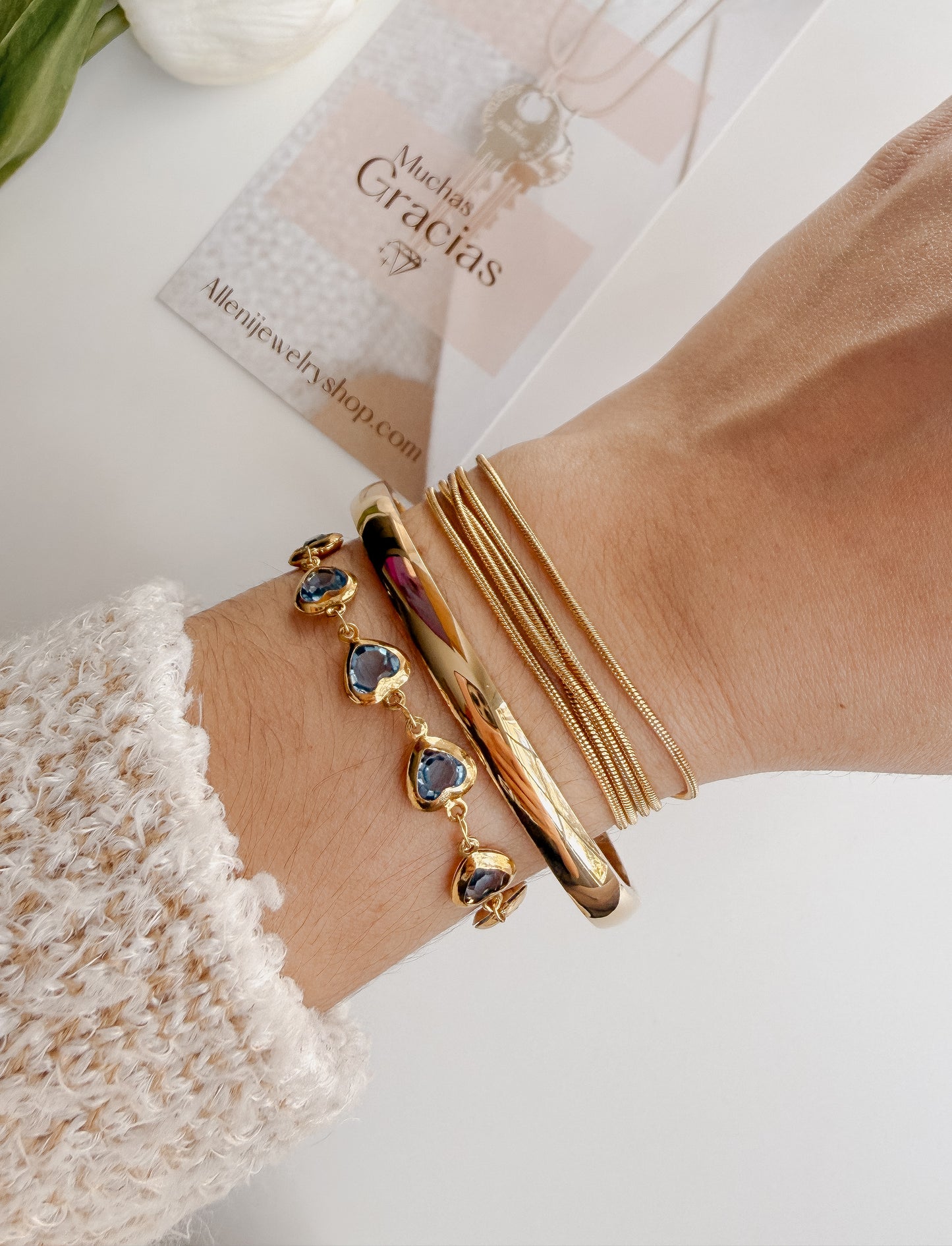 Pulsera multi cadena color oro