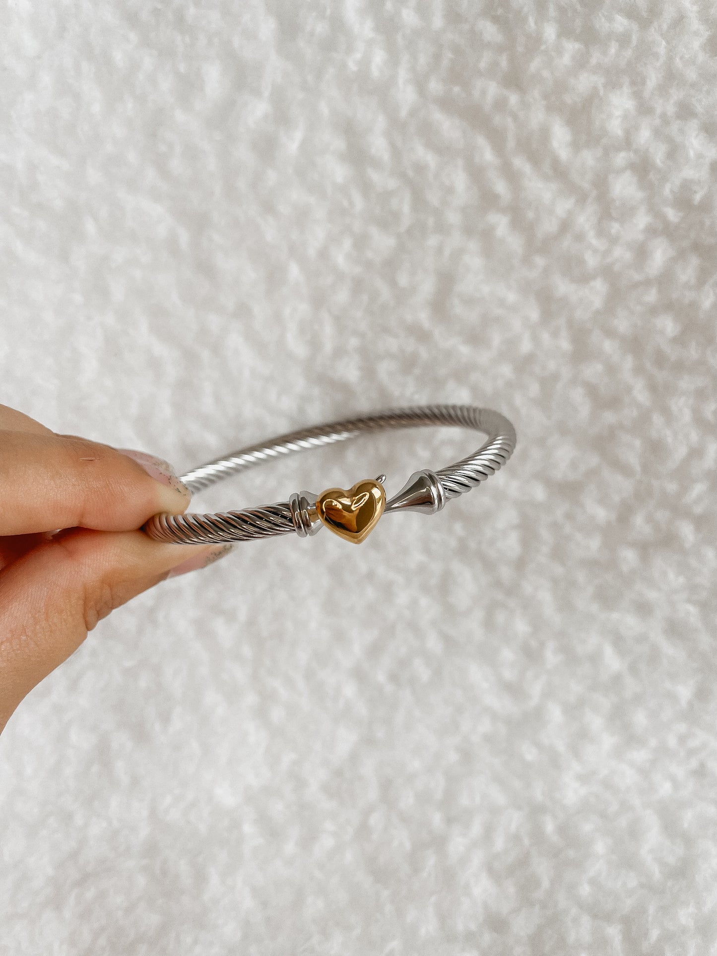 Bangle plata y corazón oro