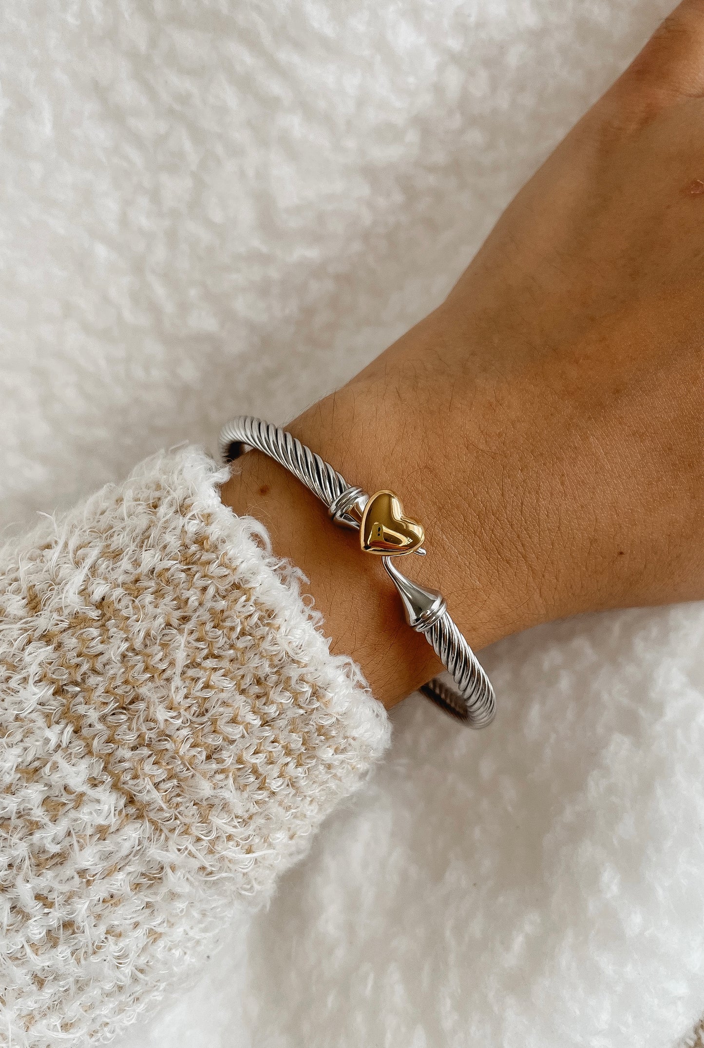 Bangle plata y corazón oro