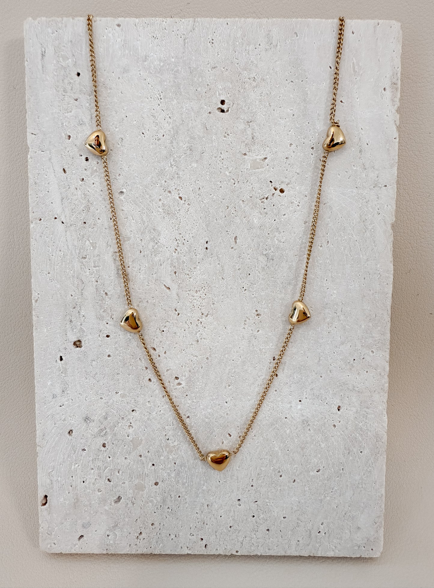 Collar de corazones