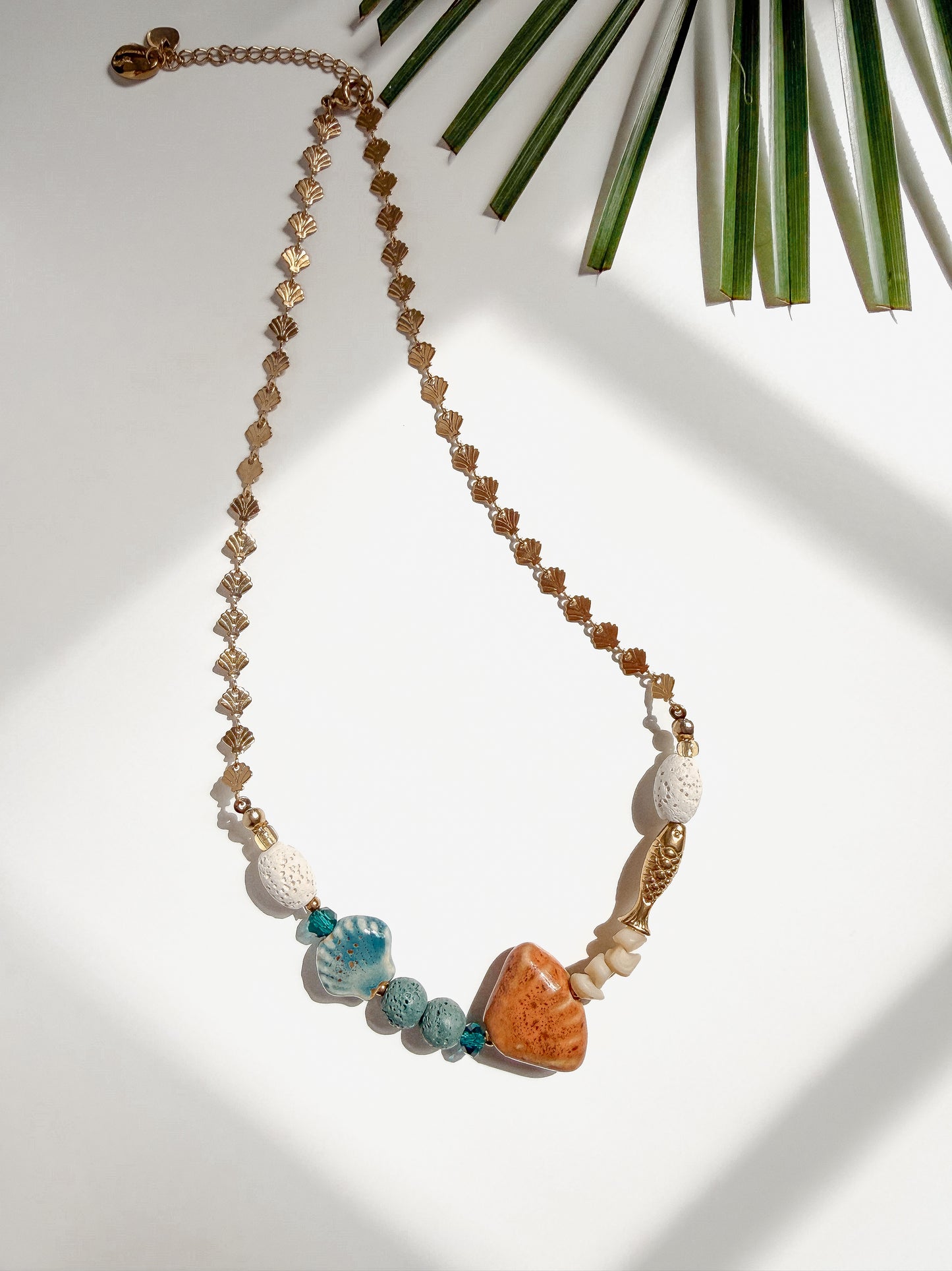 Collar Hecho a mano con cadena de conchitas de mar en acero inoxidable