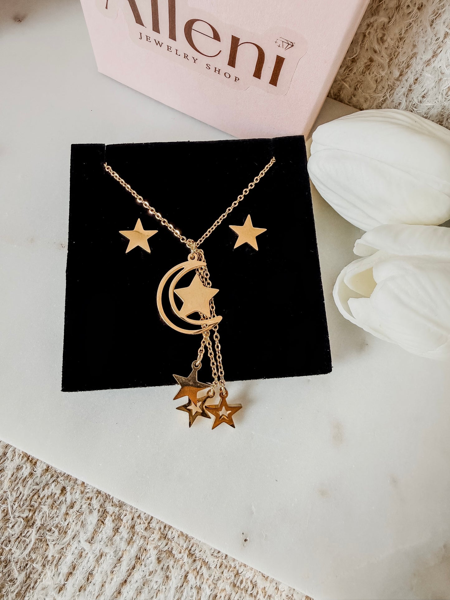 Set Evelyn- Collar media luna y aretes estrella
