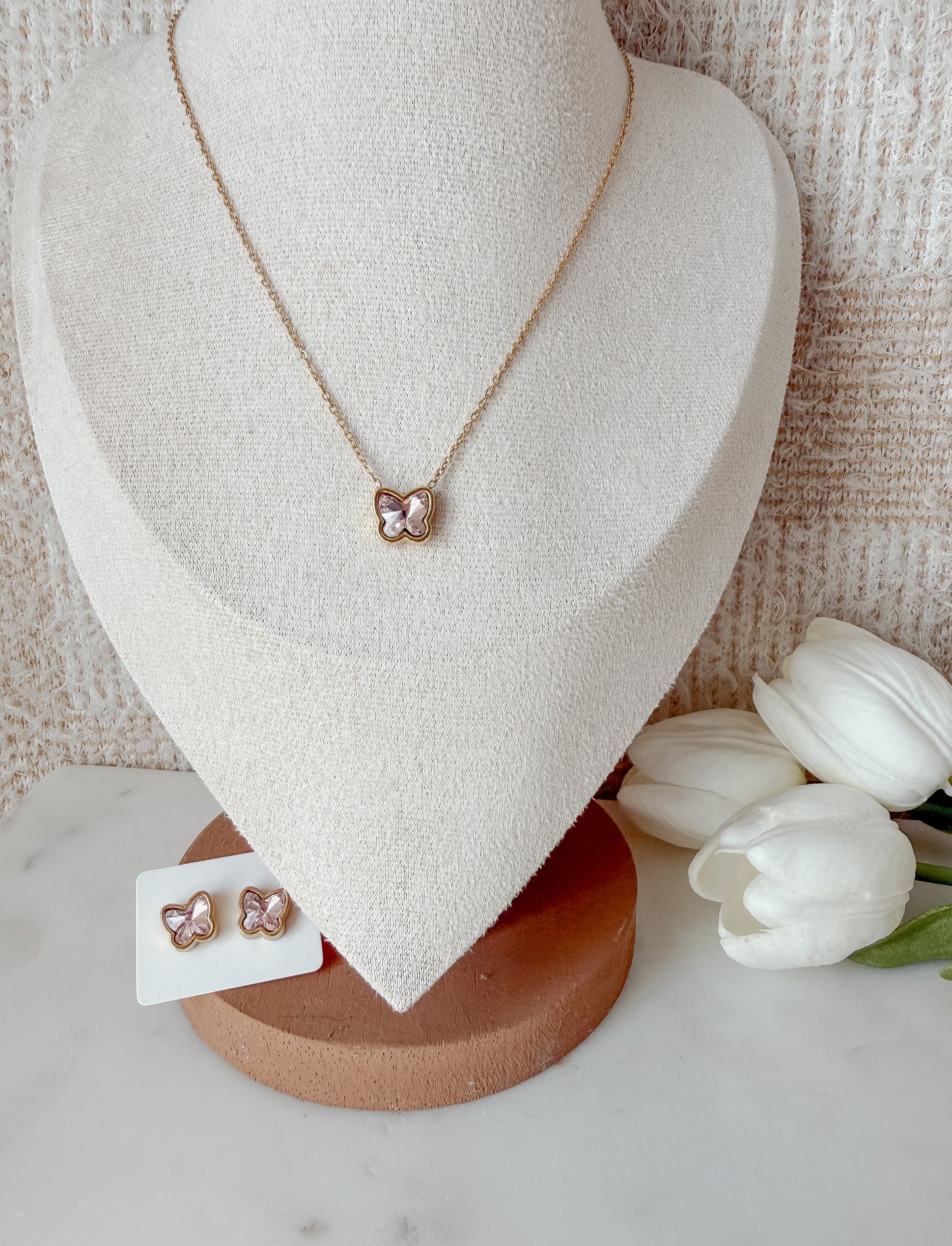 Set Alejandra Collar y pantallas de mariposa color rosa