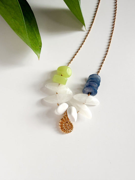 Collar Artesanal con Cuentas Decorativas y Colgante Inspirado en el Mar | Acero Inoxidable