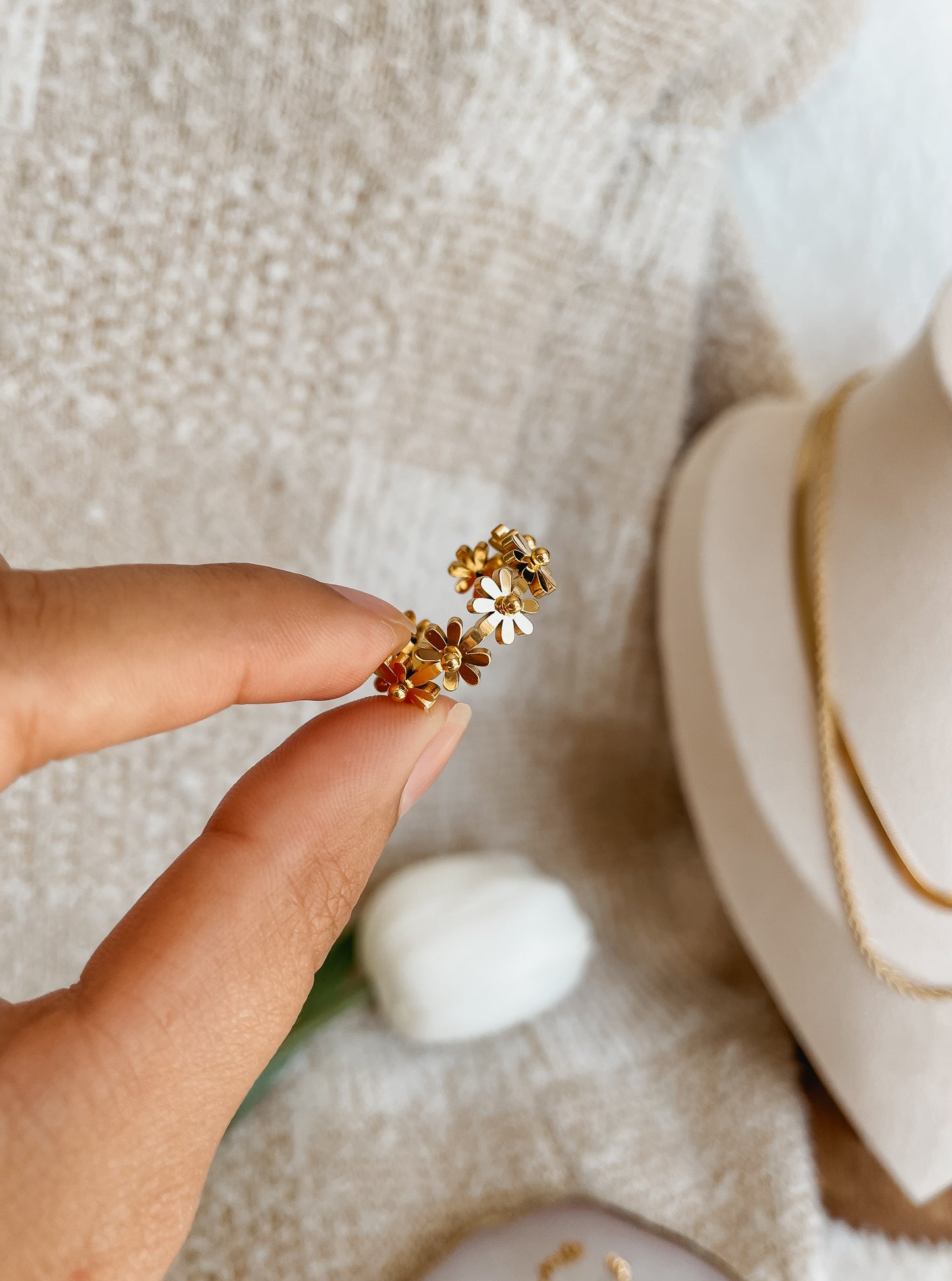 Daisy ring