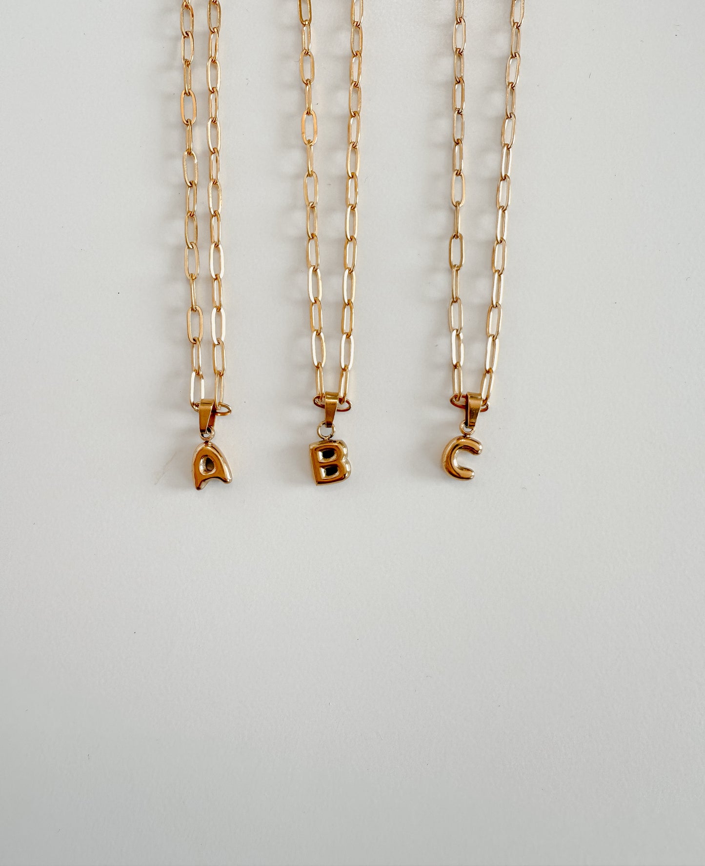 Collar con inicial