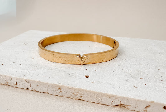 Bangle en forma de V
