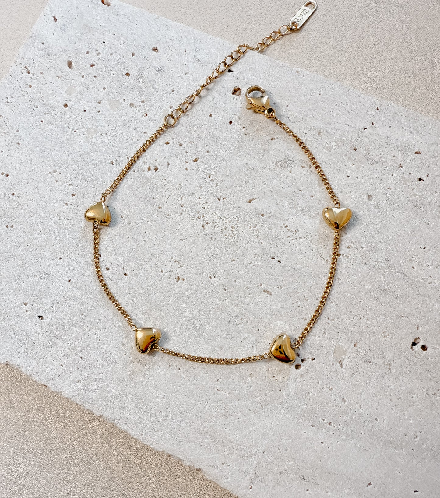 Pulsera de corazones
