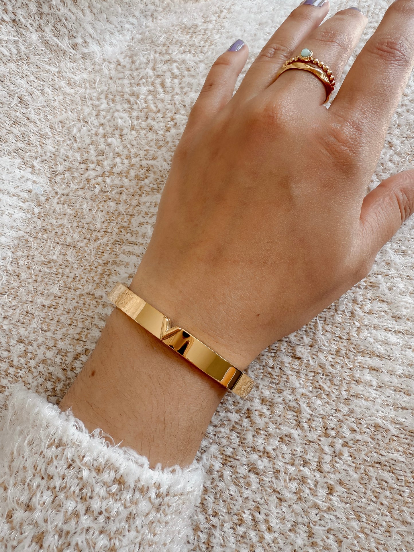 Bangle en forma de V