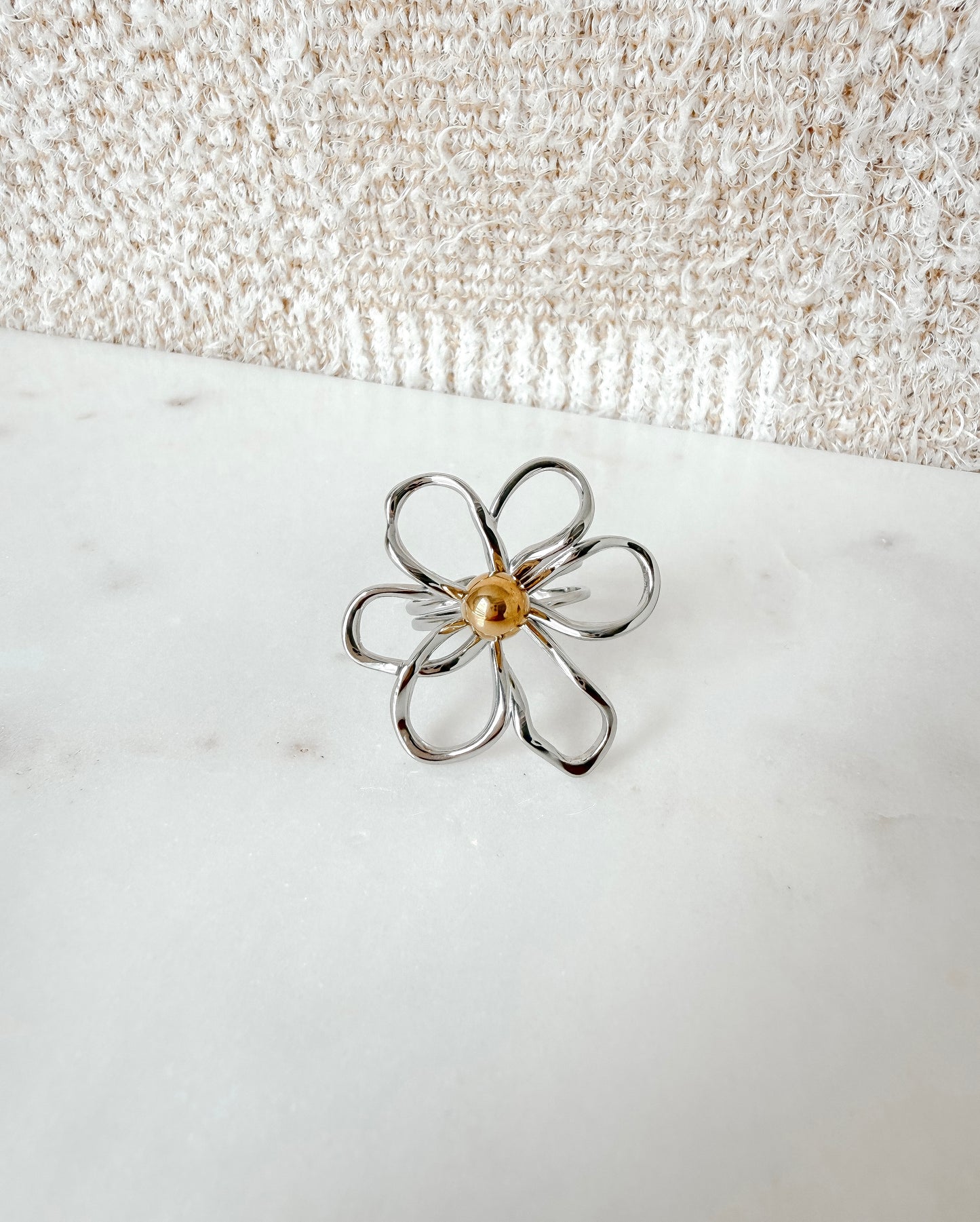 Set de sortija y collar de Flor dos tonos