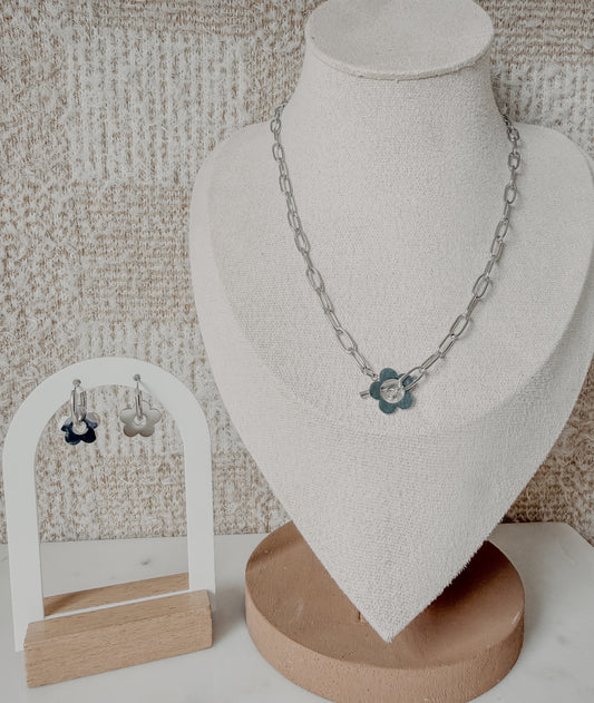 Set de Hoops y Collar con Flor