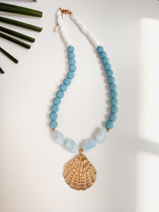 Collar Concha Azul Hecho a Mano